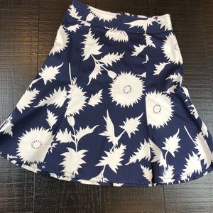 Isaac Mizrahi | 4 | Blue and White Floral Skirt